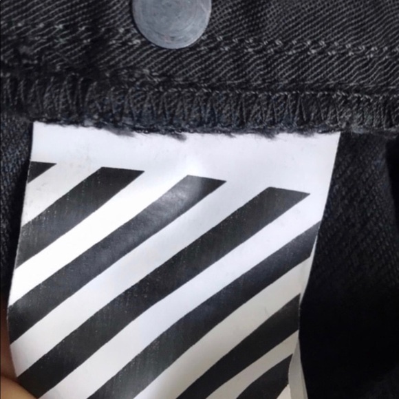 Off-White - Picture 5 of 7